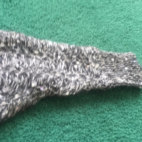 Express Shrug - Picture 3 of 5